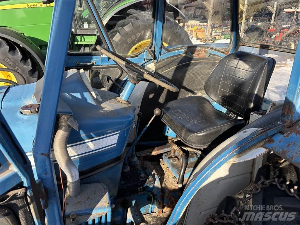 Ford 5000 med lastare Tractoren