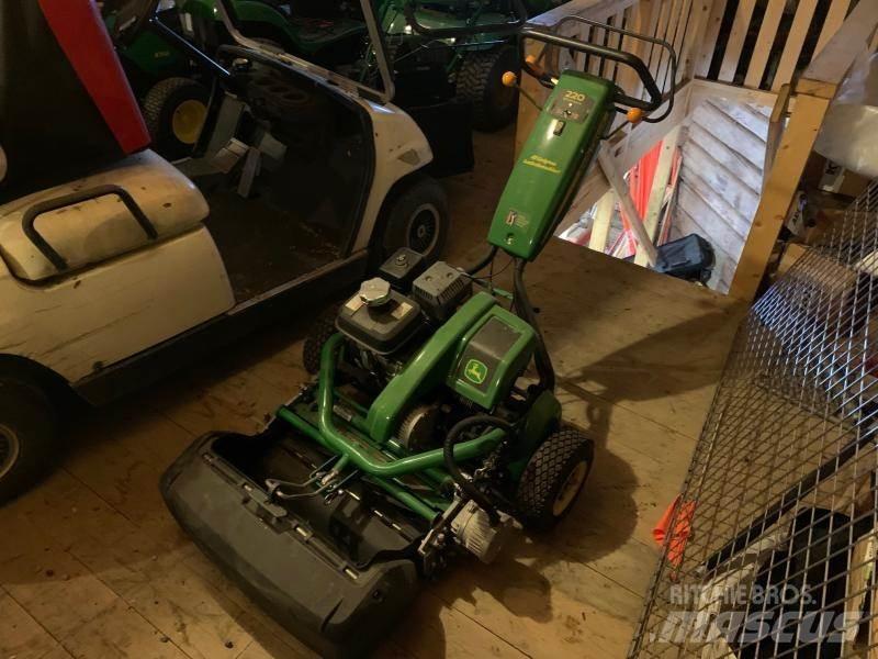 John Deere 220 Rijmaaiers