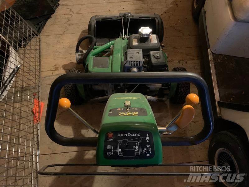 John Deere 220 Rijmaaiers