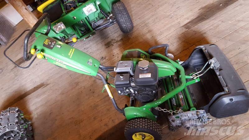 John Deere 220 Rijmaaiers