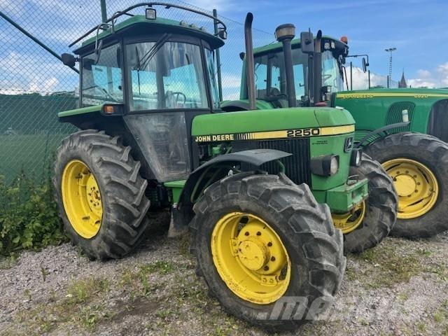 John Deere 2250 TRAKTOR Tractoren