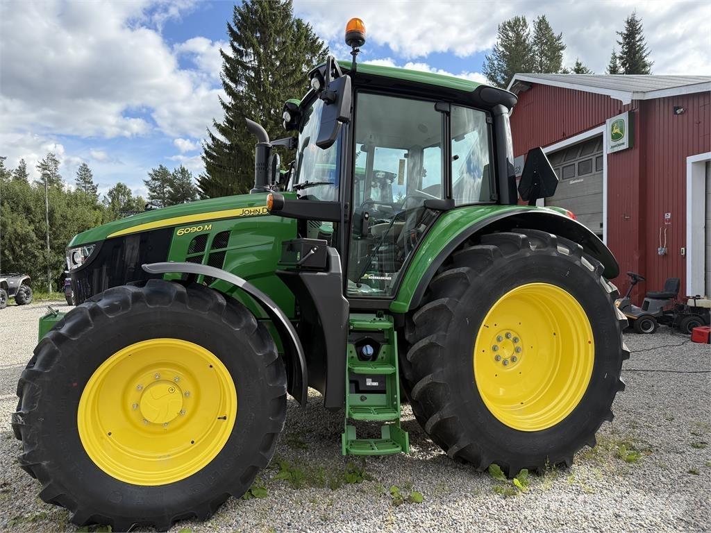 John Deere 6090M Tractoren