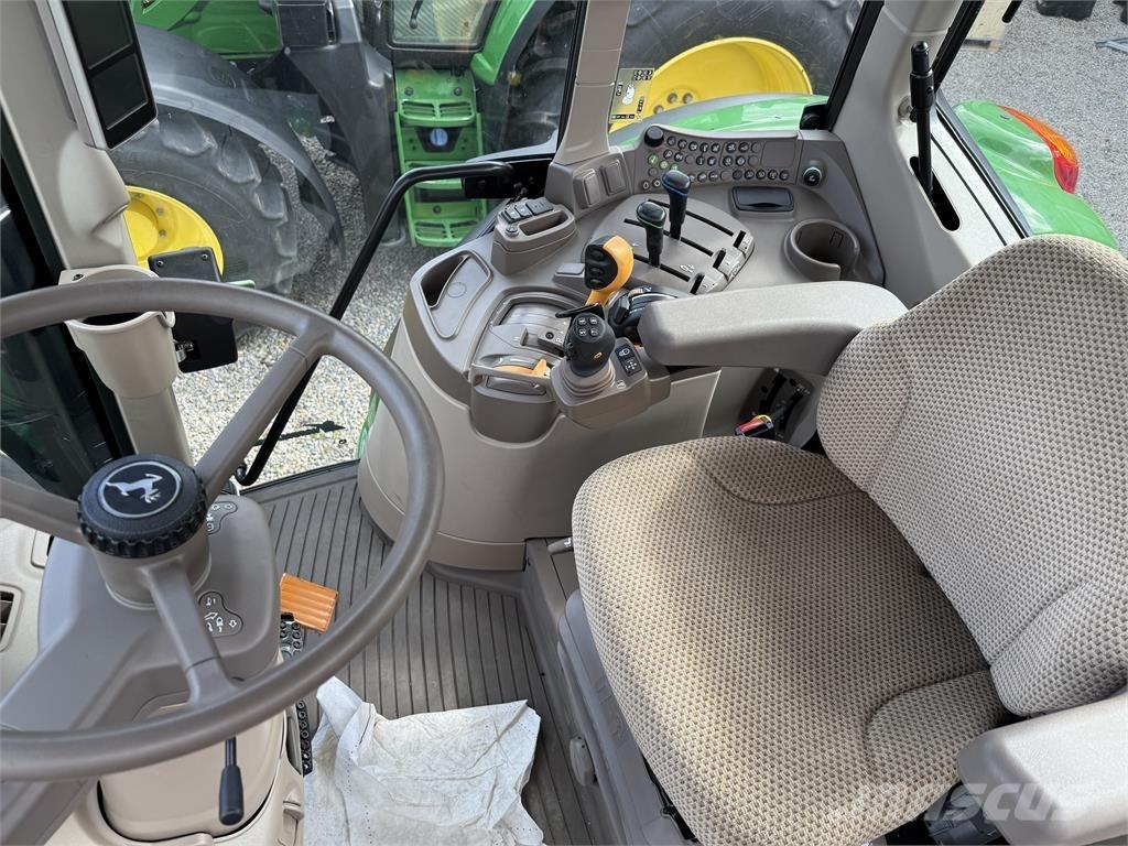 John Deere 6090M Tractoren