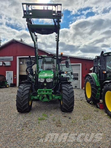 John Deere 6090M Tractoren