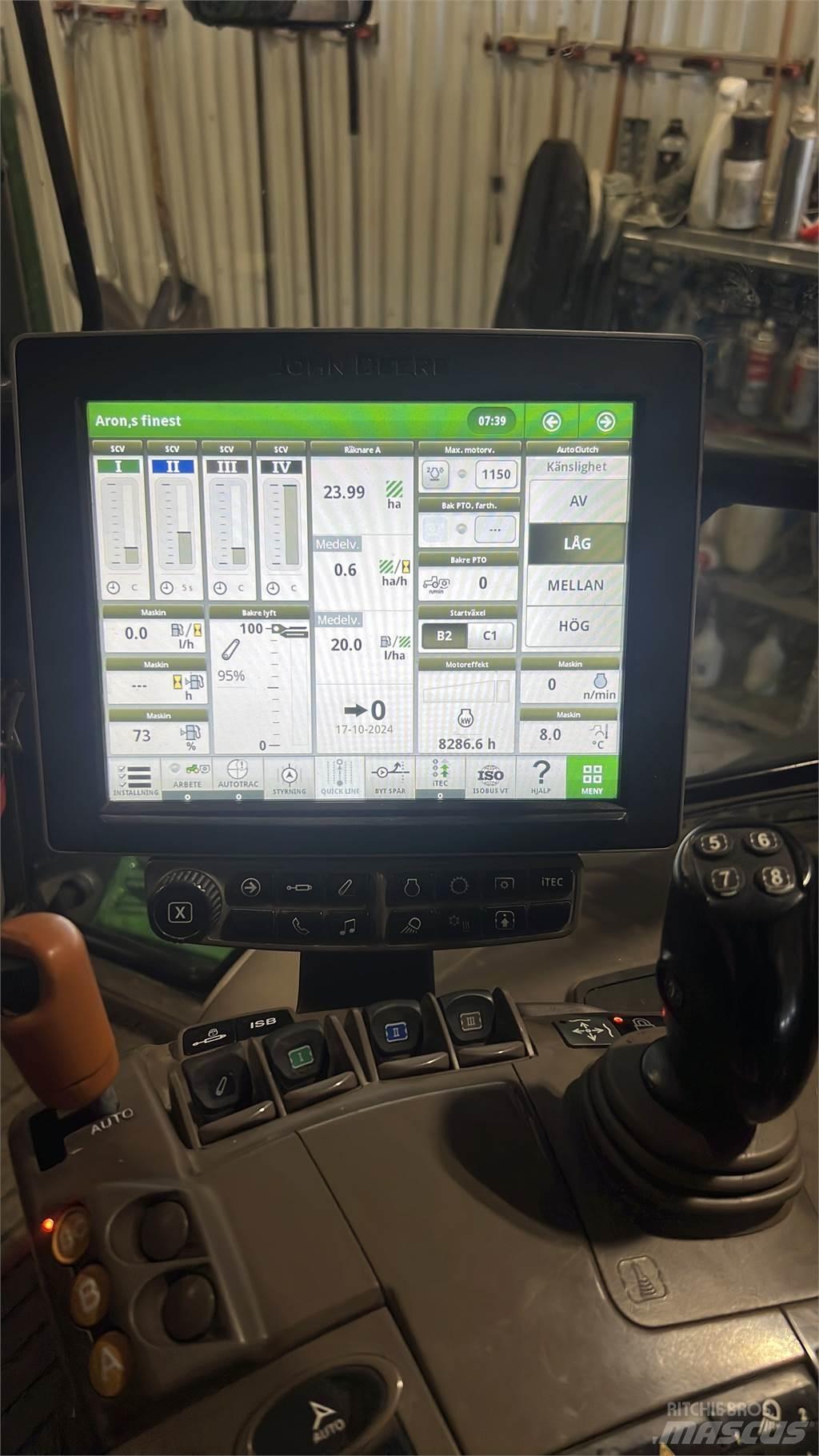 John Deere 6215R Tractoren