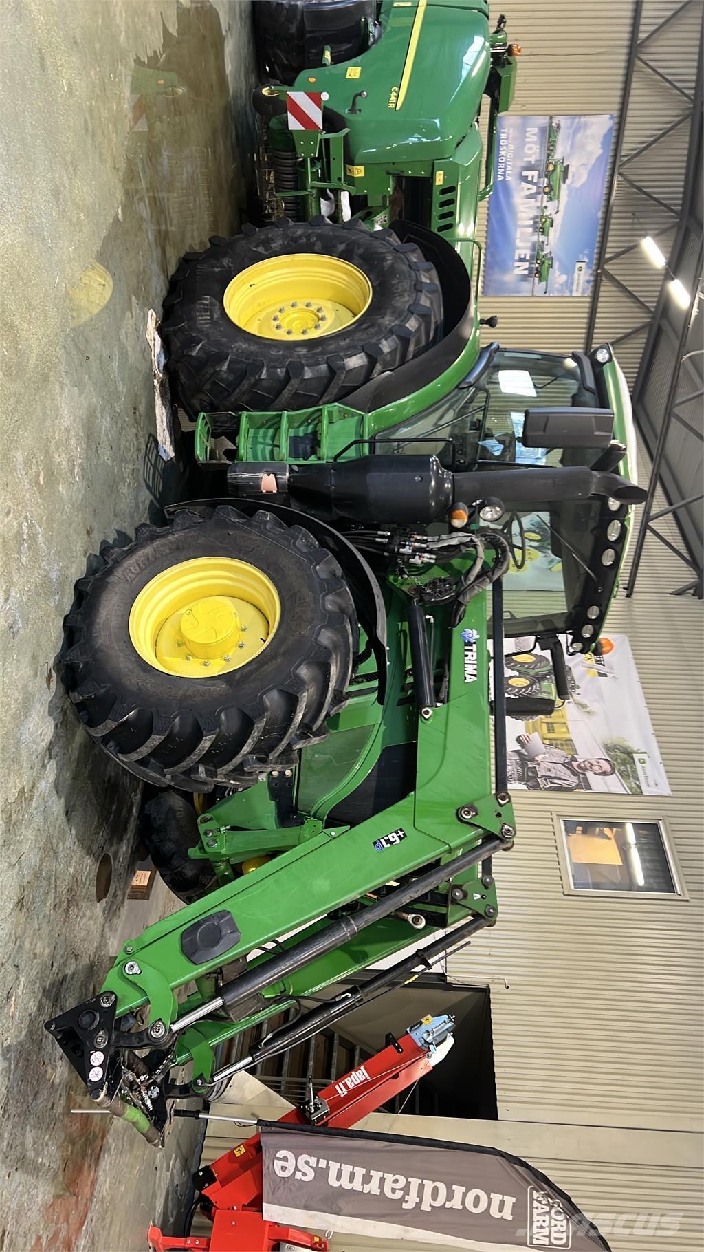 John Deere 6215R Tractoren