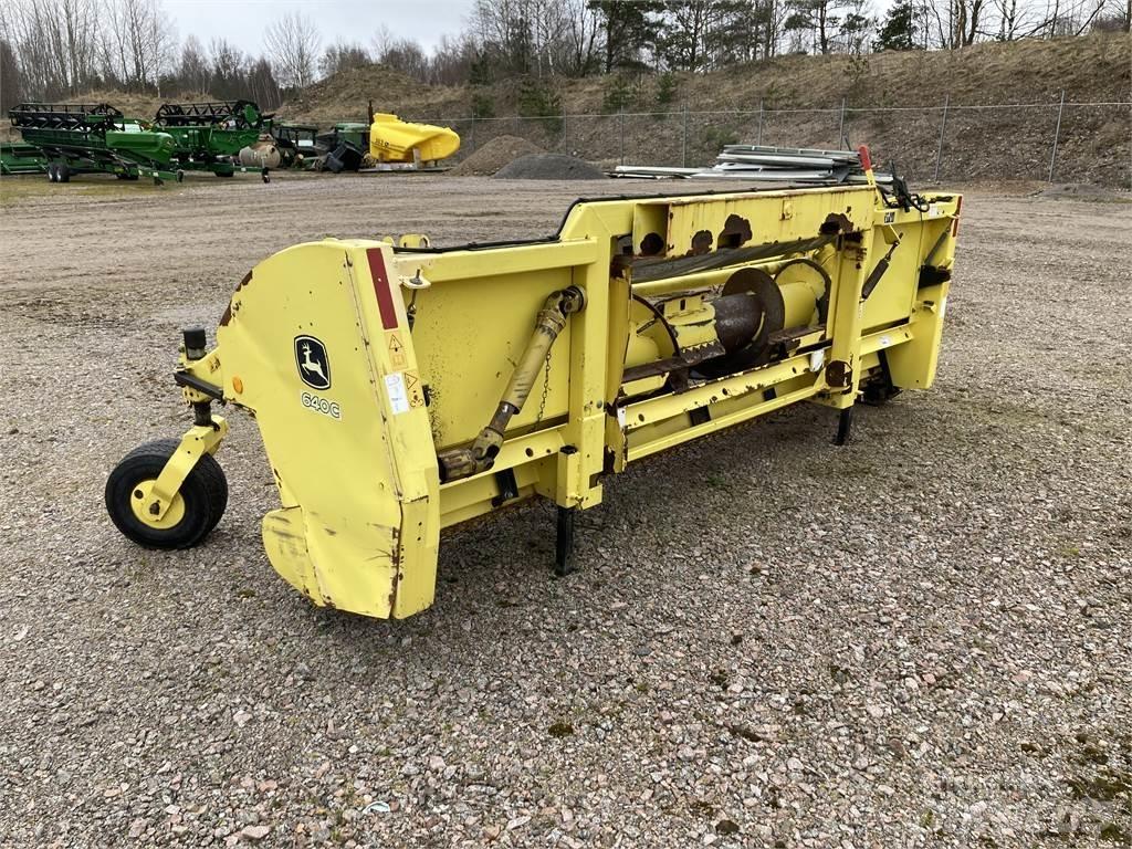 John Deere 640C Pick-up Accessoires voor zelfrijdende veldhakselaars