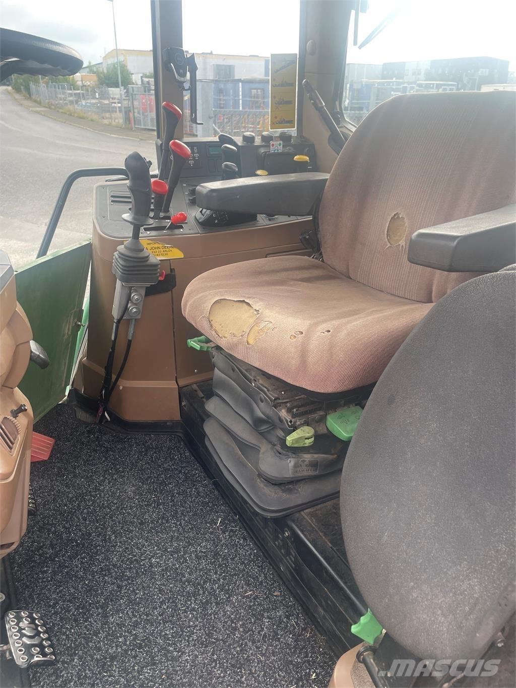 John Deere 6900 TRAKTOR Tractoren