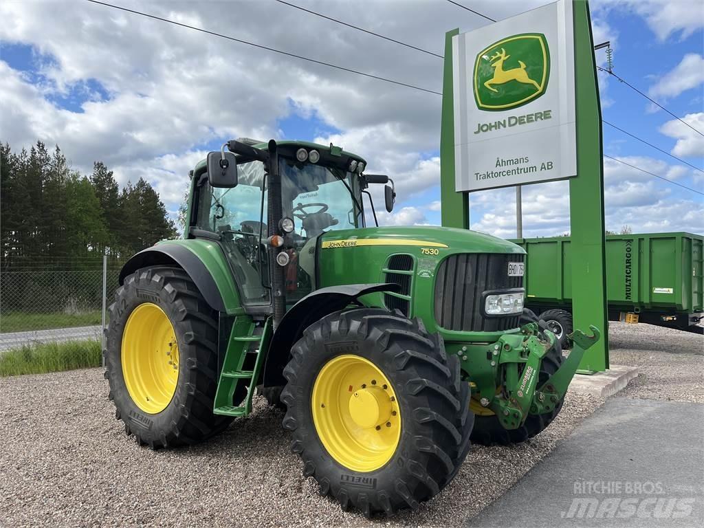 John Deere 7530 Premium Tractoren
