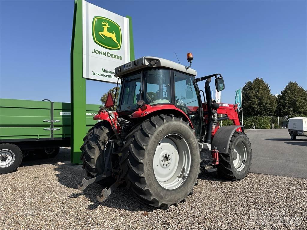Massey Ferguson 5712 Tractoren