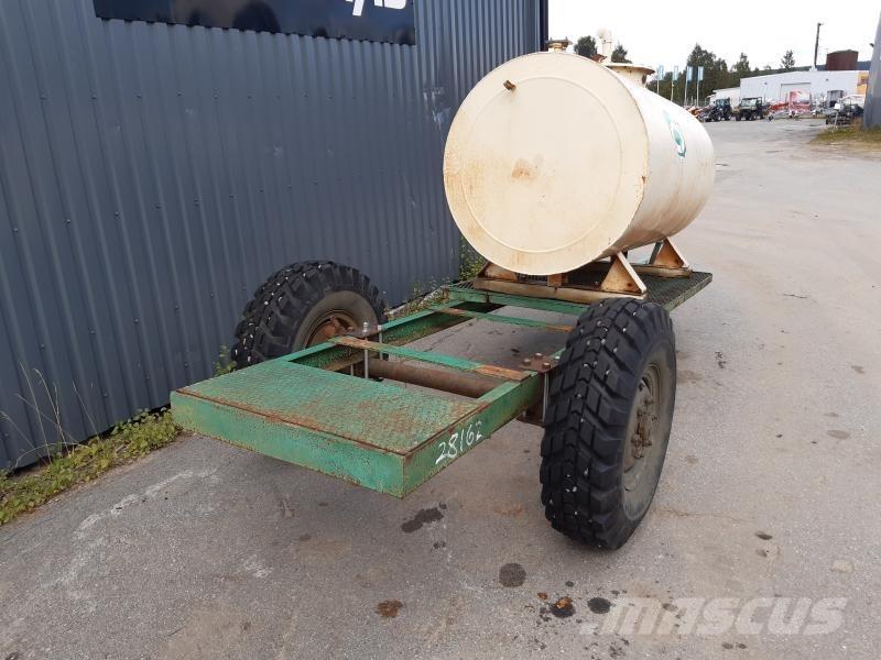 VAGN 1-AXLAD MED TANK Universele aanhangers