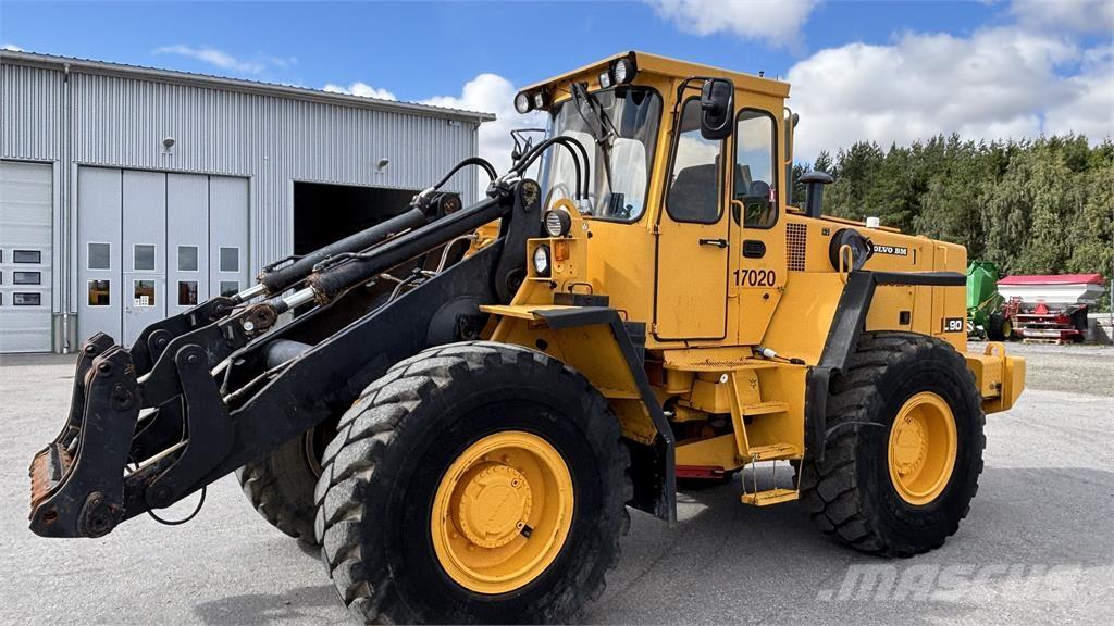 Volvo L90 LASTMASKIN Wielladers