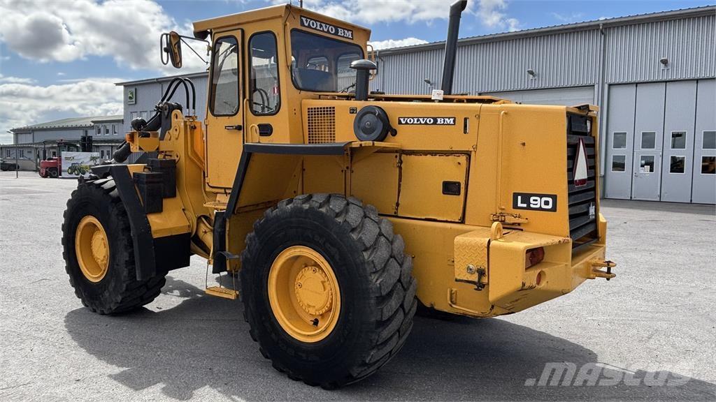 Volvo L90 LASTMASKIN Wielladers
