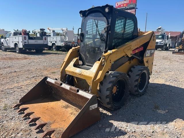 CAT 236D Banden, wielen en velgen