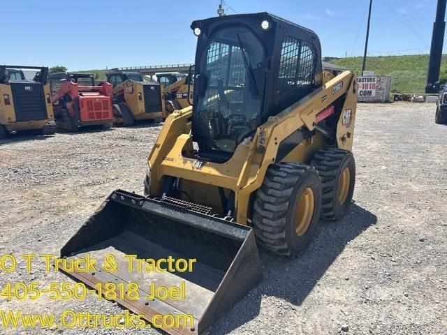 CAT 236D3 Banden, wielen en velgen