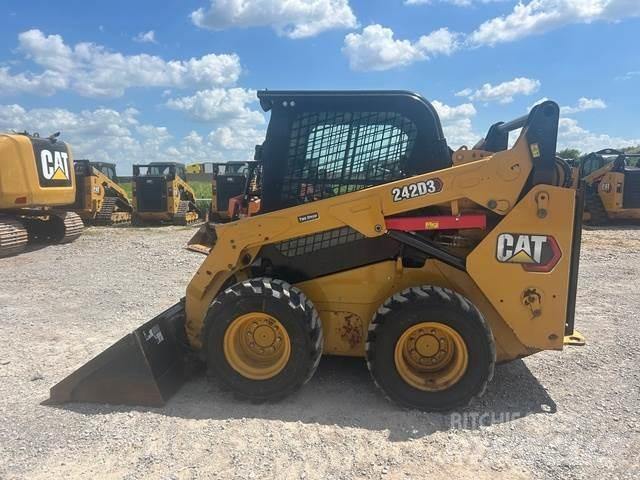 CAT 242D3 Banden, wielen en velgen