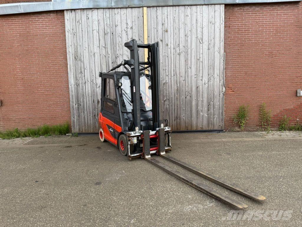 Linde E30-01 Elektrische heftrucks