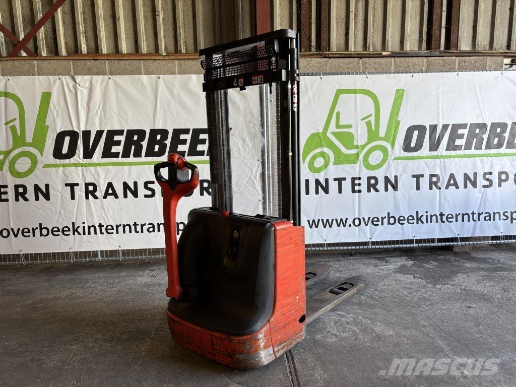 Linde L10 Meeloop stapelaar