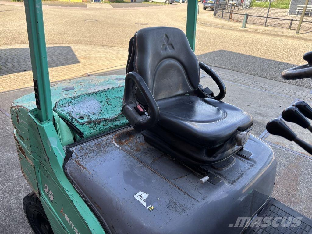Mitsubishi FD25N Diesel heftrucks