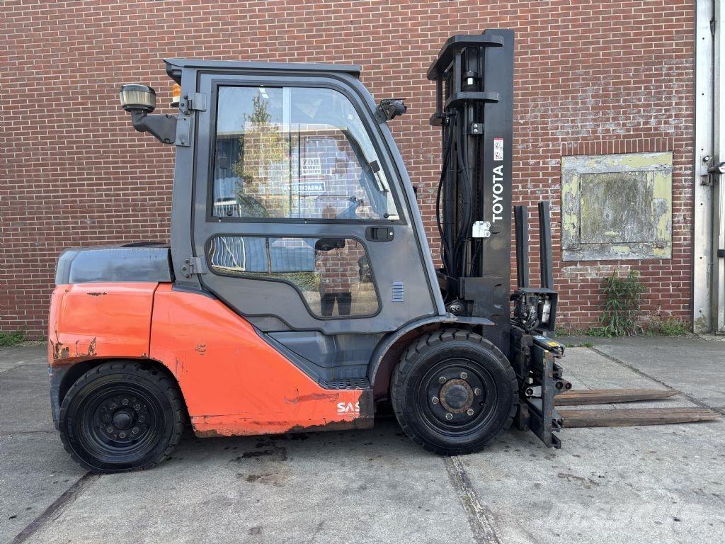 Toyota 40- 8FD40N Diesel heftrucks