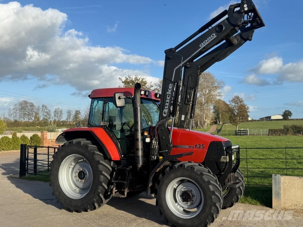 CASE MX 135 Tractoren