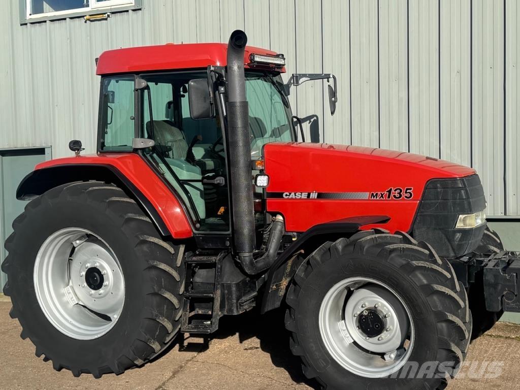 CASE MX 135 Tractoren