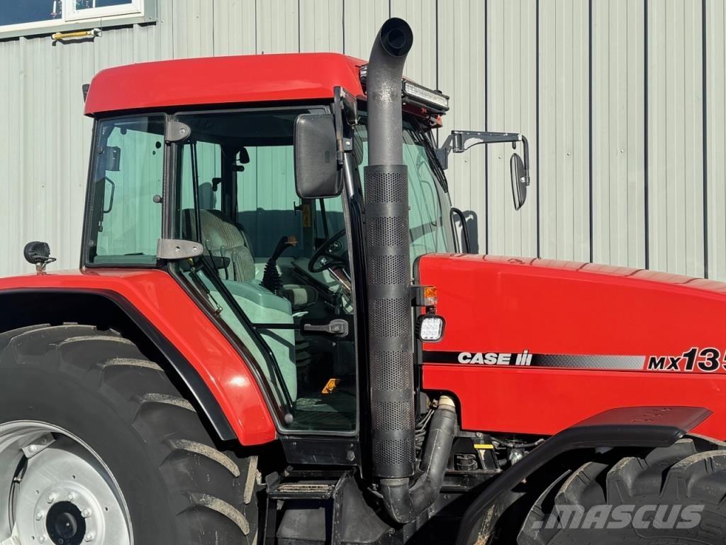 CASE MX 135 Tractoren