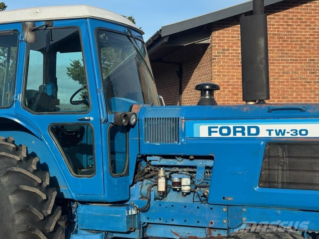 Ford TW30 Tractoren