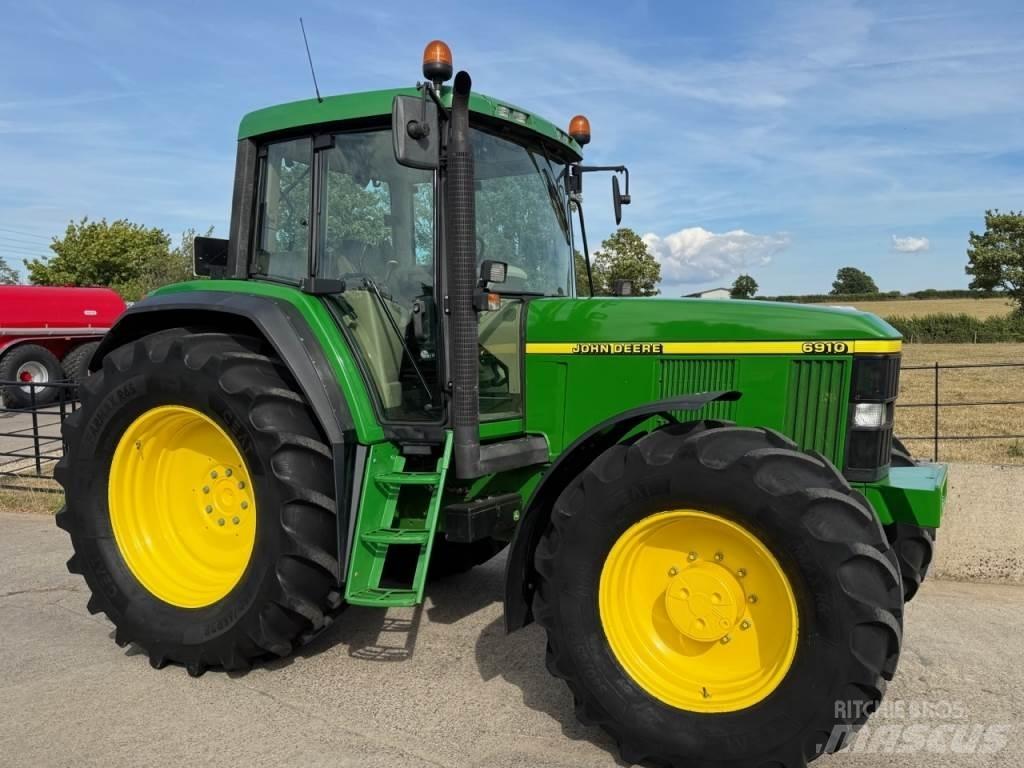 John Deere 6910 Tractoren