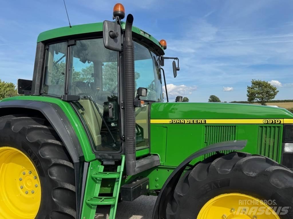 John Deere 6910 Tractoren