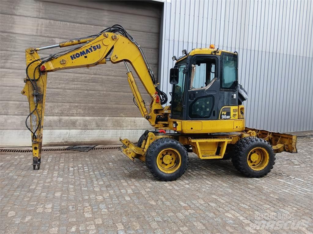Komatsu PW98MR-6 Wielgraafmachines
