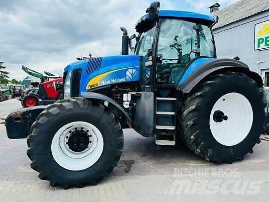 New Holland T8020 Tractoren