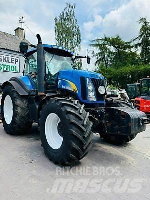 New Holland T8020 Tractoren