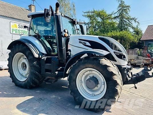 Valtra T254 Versu Tractoren