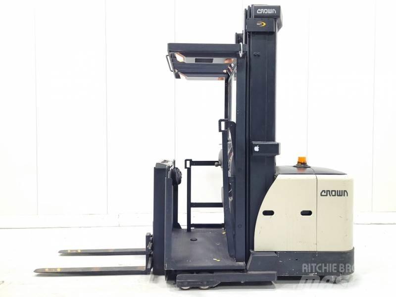 Crown SP3522-1.0 Orderpicker voor middelhoog niveau