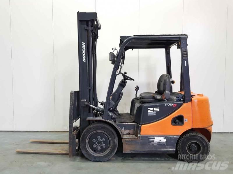 Doosan D25S-5 Diesel heftrucks