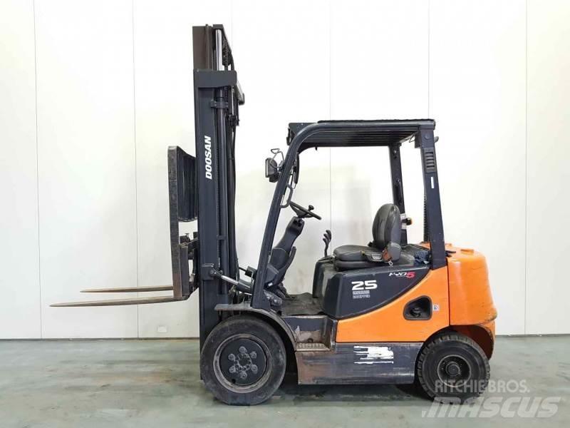 Doosan D25S-5 Diesel heftrucks