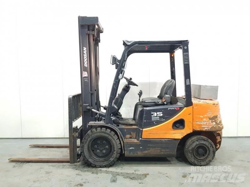 Doosan D35C-5 Diesel heftrucks