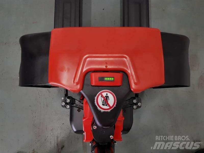 EP F4 PALLET TRUCK Steekwagentje