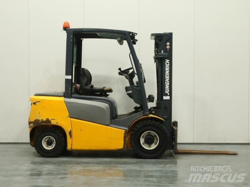Jungheinrich DFG 425 Diesel heftrucks