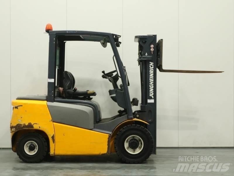 Jungheinrich DFG 425 Diesel heftrucks