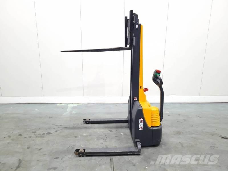 Jungheinrich EMC B10 Meeloop stapelaar