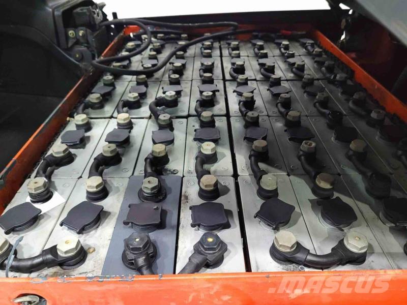 Linde E30-01 Elektrische heftrucks