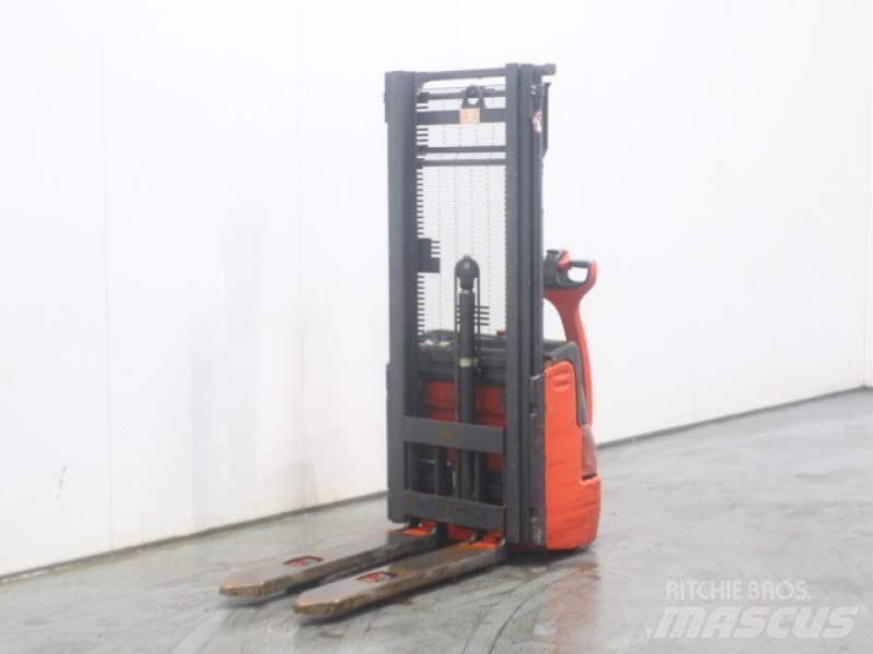 Linde L10 379 Hand stapelaars