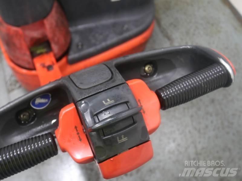 Linde L10 379 Hand stapelaars