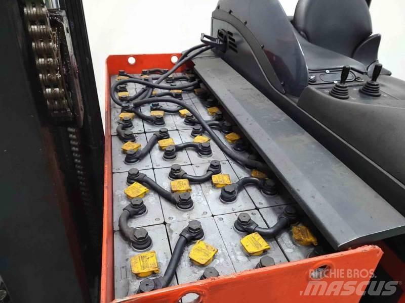 Linde R14-03 115 Reachtruck voor hoog niveau