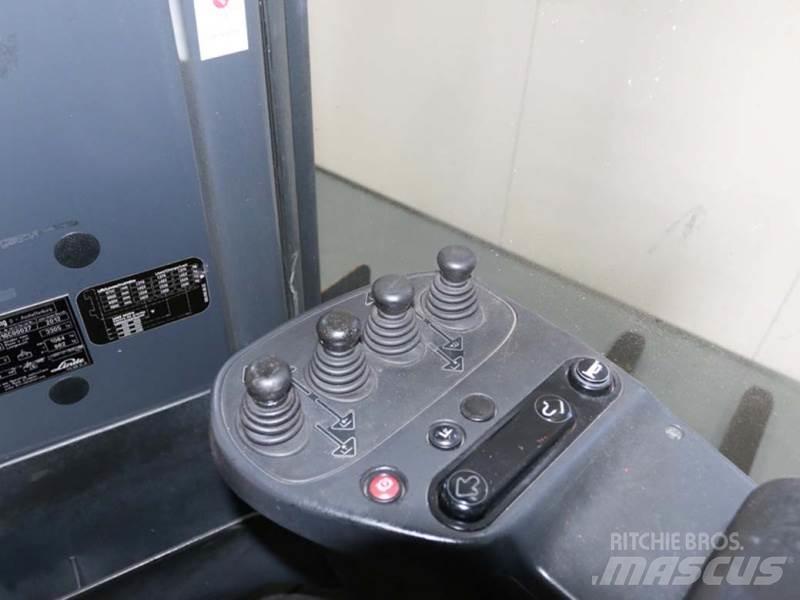 Linde R16X-02 116 Reachtruck voor hoog niveau