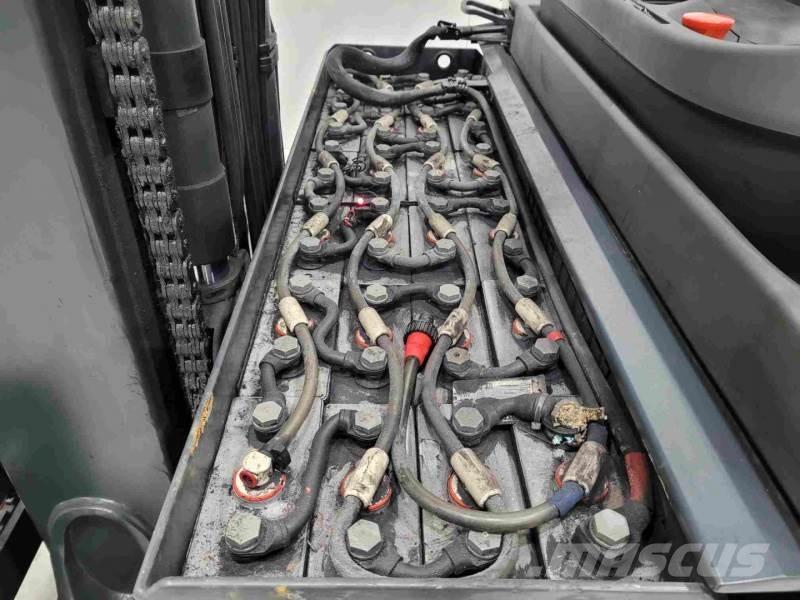 Linde R20-01 Reachtruck voor hoog niveau