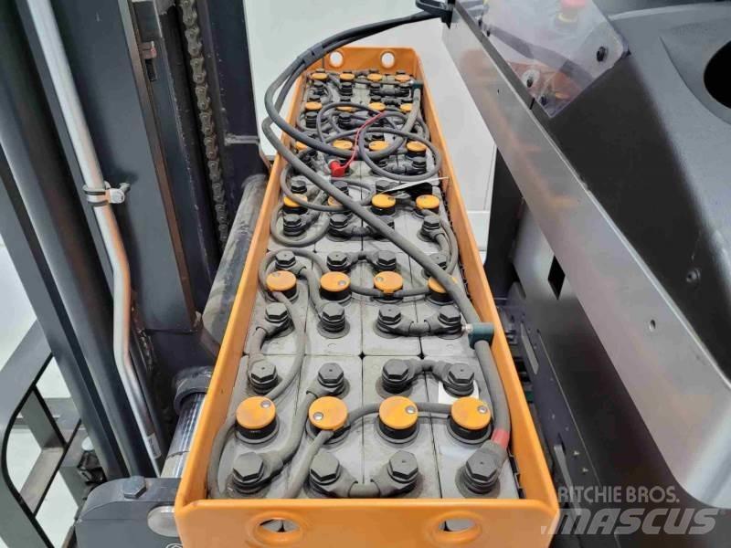 Still FM-X10 Reachtruck voor hoog niveau