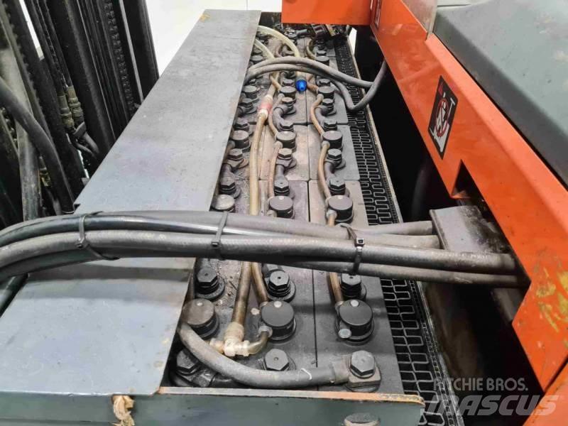 Toyota 6FBRE-12 Reachtruck voor hoog niveau